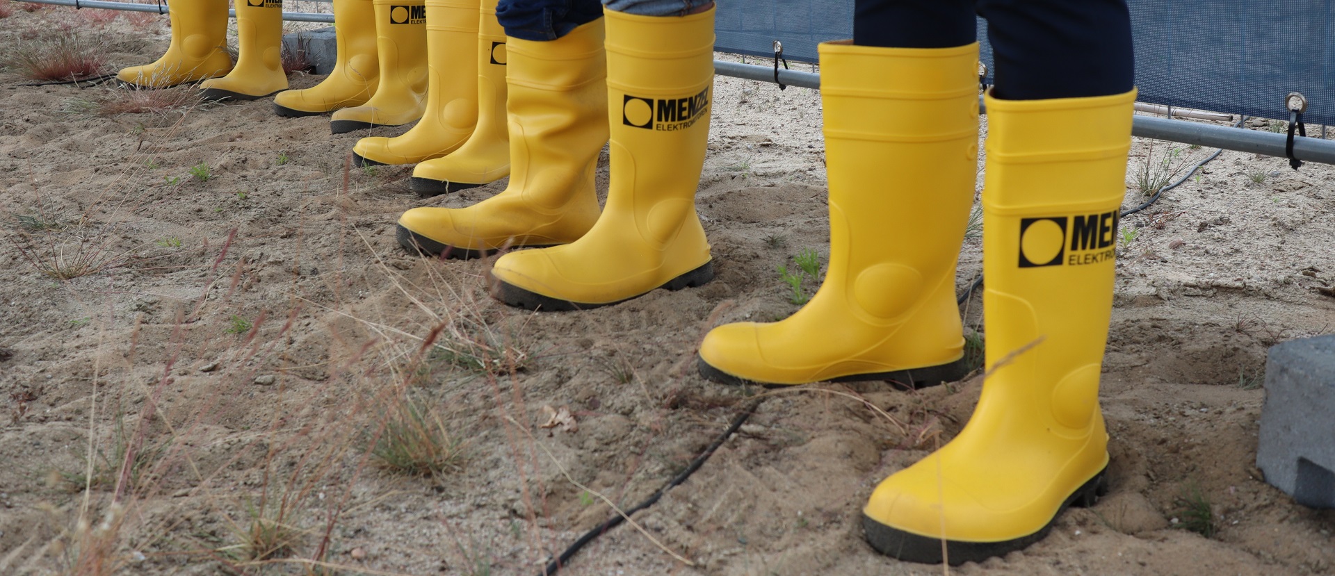 Menzel yellow rubber boots